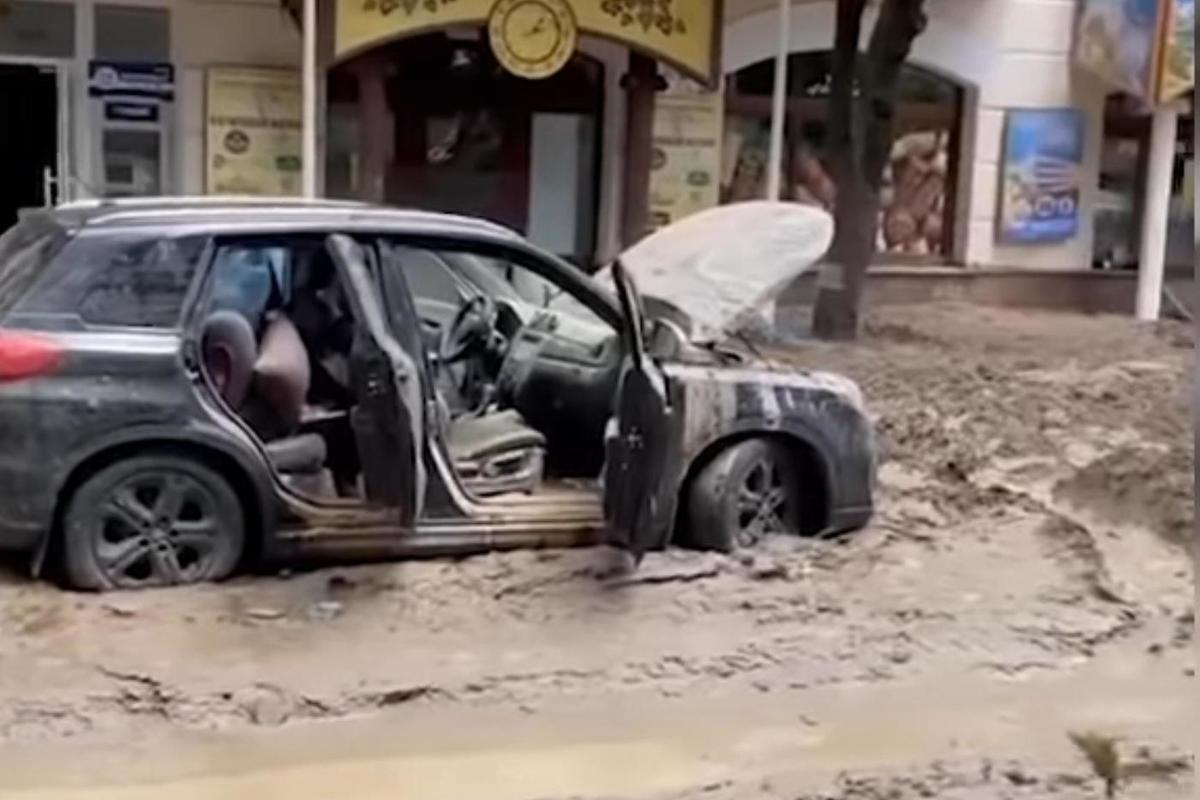 Появились видео нового потопа в Ялте, Анапе и Геленджике - МК