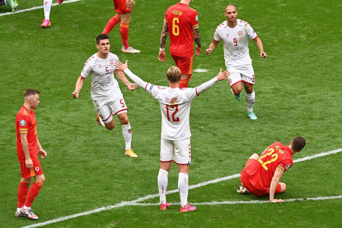 Сборные Дании и Италии вышли в четвертьфинал чемпионата Европы по футболу