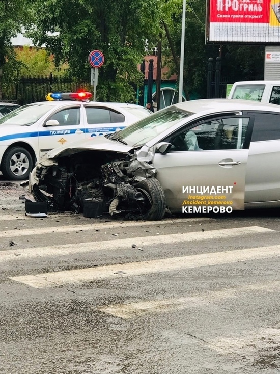 Крупное ДТП с шестью пострадавшими произошло в Кемерове
