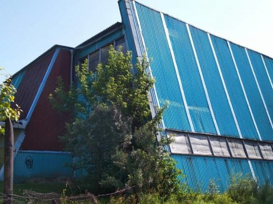 Мэрия Новосибирска продаст с торгов недостроенный школьный стадион
