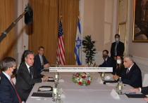 Два близких друга, Лапид и Блинкен впервые пообщались вживую