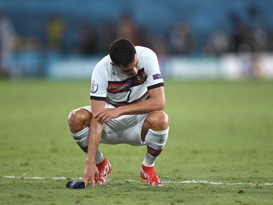 Португалия сложила чемпионские полномочия, но Роналду больше не плачет