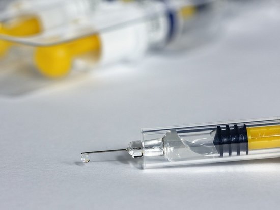 В Кузбасс поступило почти 76 тысяч доз вакцины от COVID-19