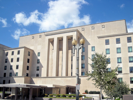 Госдеп заявил, что Россия должна прекратить "злонамеренные действия"