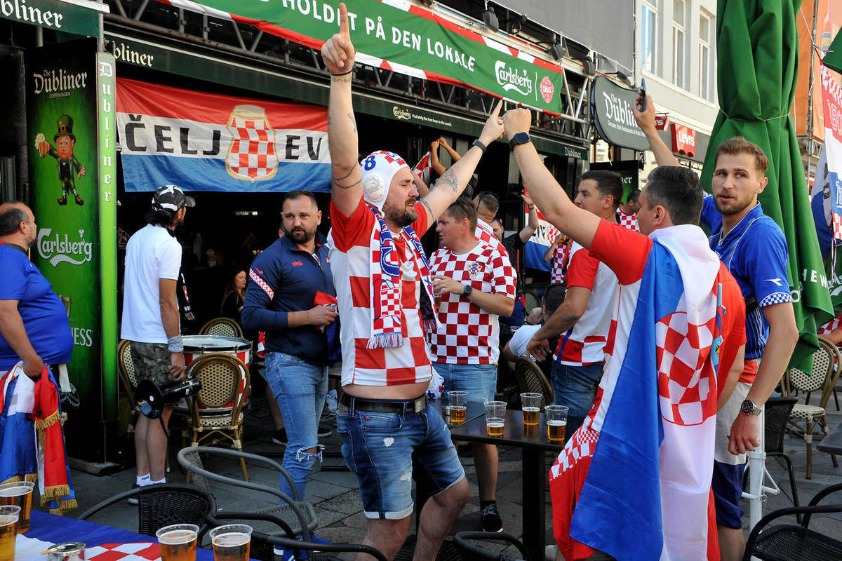 Видео дня: Бланка Влашич заряжает вместе с хорватскими фанатами