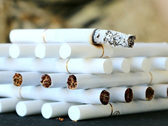 В Новороссийске крупную партию контрабандных сигарет спрятали в досках