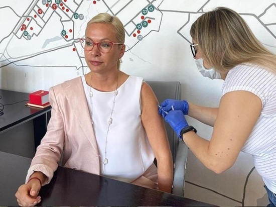 Вице-мэр Новосибирска Анна Терешкова поставила вторую прививку от коронавируса