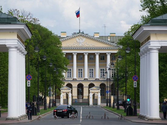 Меньше половины сотрудников Смольного обладают антителами к коронавирусу