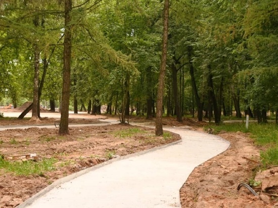 В двух парках Серпухова активно идут работы по благоустройству