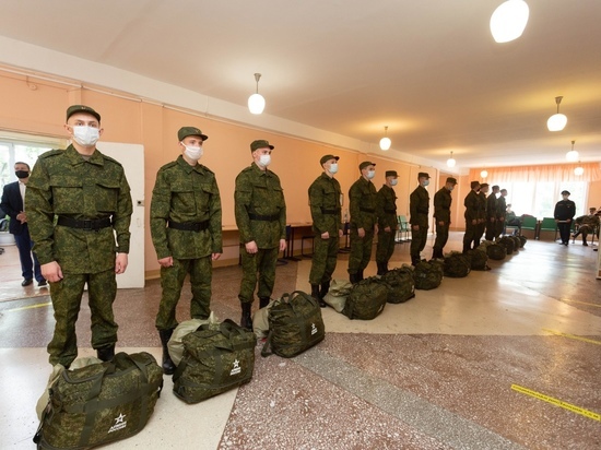 Новосибирским призывникам сделали прививки от коронавируса