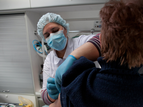 Рост случаев заражения «ковидом» заставил горожан активнее вакцинироваться