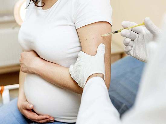 Акушеры: «Вакцина от коронавируса не влияет на способность зачать ребенка»