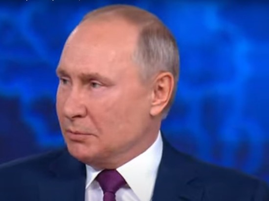 Путин назвал инцидент с британским эсминцем "комплексной провокацией"