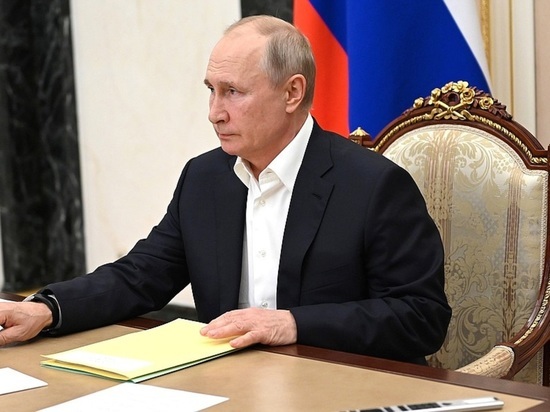 Путин: Россия не планирует закрывать соцсети, но те "нас посылают подальше"