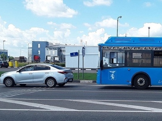 Под Белгородом пассажирский автобус столкнулся с иномаркой