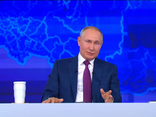 Петербуржцы задали Путину два вопроса на прямой линии