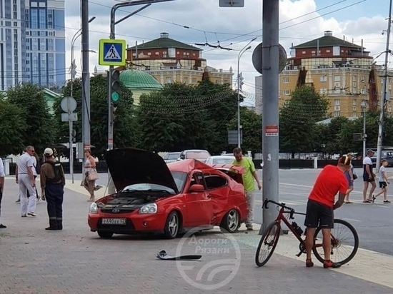 В ДТП с «Ладой» на площади Ленина в Рязани никто не пострадал