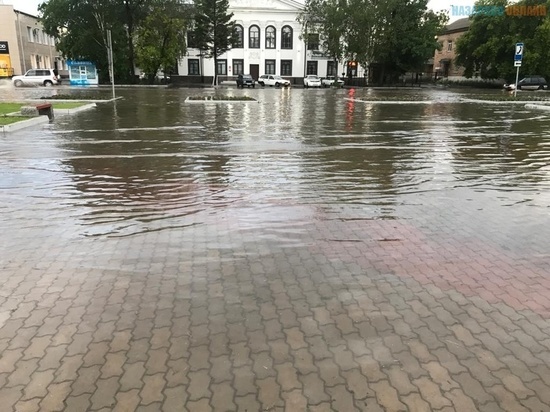 Улицы ушли под воду в Назарово Красноярского края