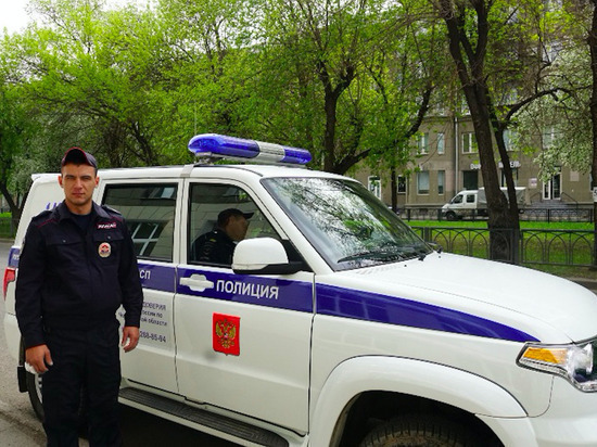 Магнитогорский полицейский, рискуя жизнью, спас 81-летнюю пенсионерку при пожаре