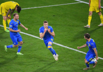 Футбольная сборная Украины, которая 3 июля сыграет в Риме с англичанами, по-прежнему под огнем нещадной критики со стороны местных националистов