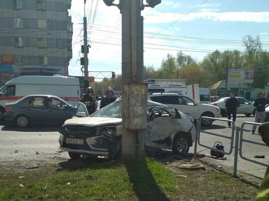 Массовое ДТП в Челябинске: столкнулись четыре машины, есть пострадавшие
