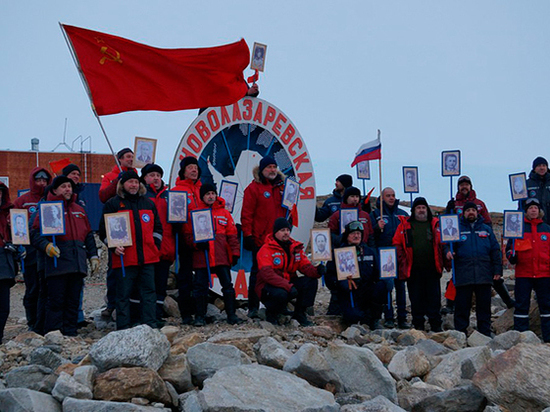В Антарктиде впервые состоялось шествие «Бессмертного полка», в нем принял участие южноуралец