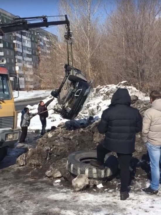 В Магнитогорске угнанный автомобиль вызволили из снежного плена