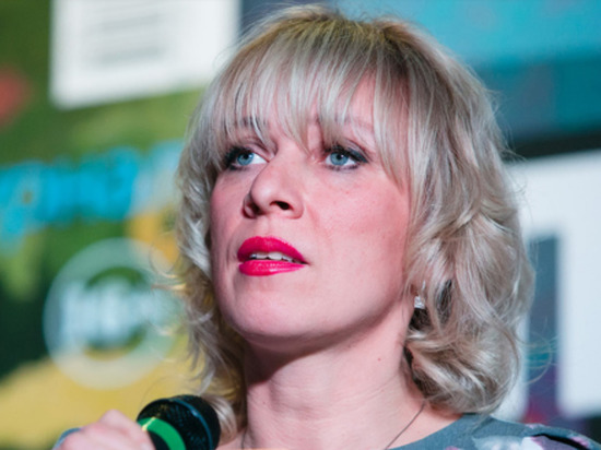 Захарова высмеяла высказывания Зеленского о русских и украинцах