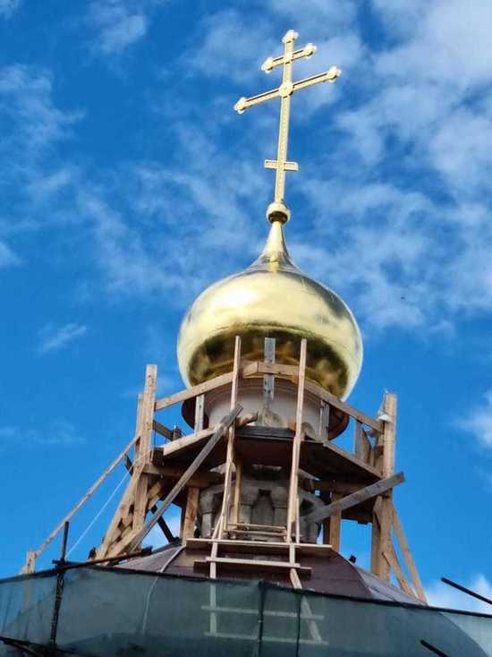 На одной из церквей Серпухова установили крест
