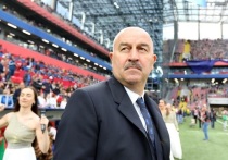 Главный тренер сборной России по футболу Станислав Черчесов ответил на вопрос о возможной отставке с поста главного тренера сборной России по футболу