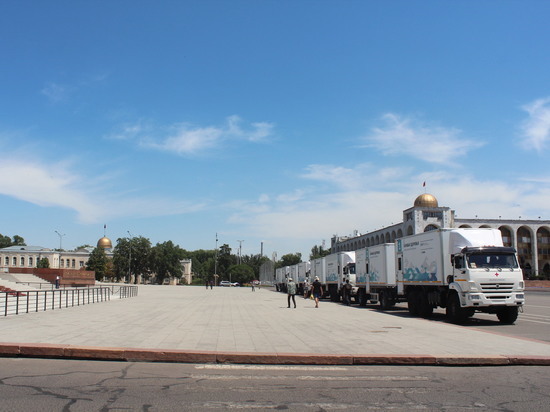 Кыргызстану передали поезд современных медицинских комплексов