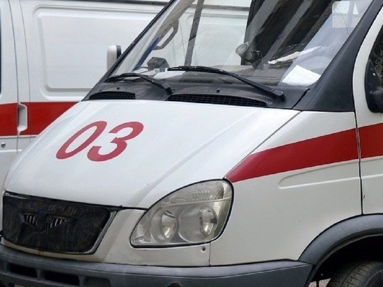 В Белгородской области переходившая дорогу вне "зебры" женщина попала под колеса авто