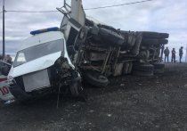 В Норильске 2 июля произошло ДТП при котором столкнулись скорая помощь марки «Газель» и грузовой автомобиль МАЗ