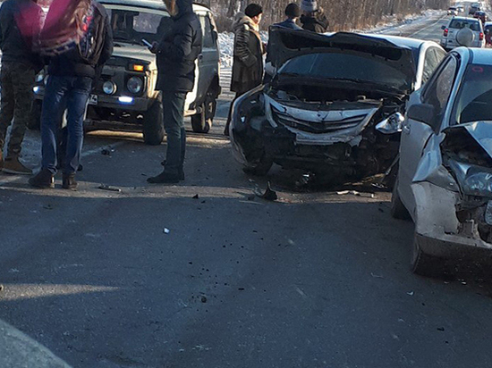 На трассе под Челябинском столкнулись сразу шесть автомобилей