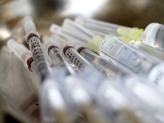 На Украине мужчина умер после вакцинации Pfizer