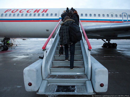 Летевший в Красноярск житель Москвы устроил дебош в самолете