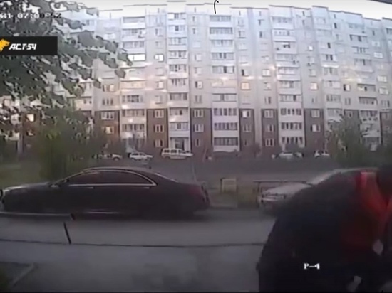 В Новосибирске на бизнесмена напал грабитель в робе дворника