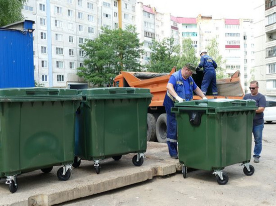 В Котовске установили 70 новых евроконтейнеров для мусора