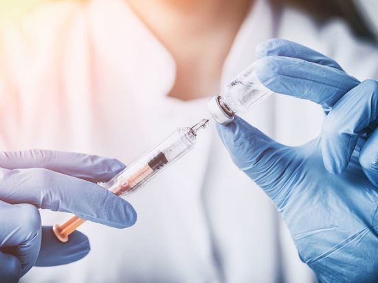 Петербургский врач рассказал, кто не получит медотвод на прививку от коронавируса
