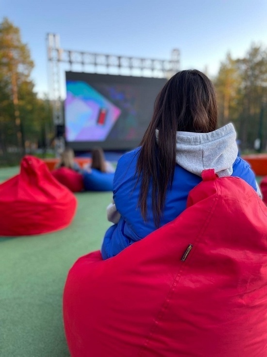 Смотреть фильмы под открытым небом приглашают в парк жителей Ноябрьска