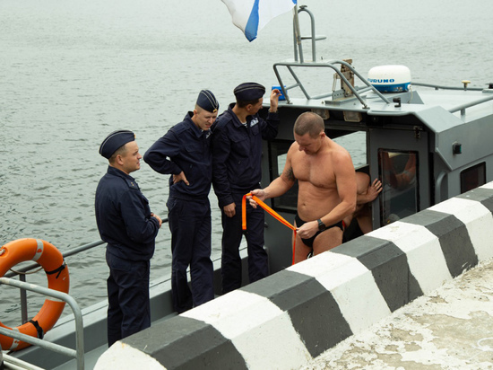 Во Владивостоке состоялся 120-километровый экозаплыв по заливу Петра Великого