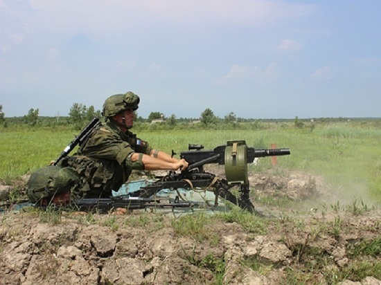 Сахалинские военные учатся использовать гранатометы в бою