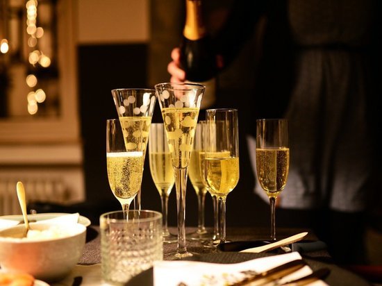 «Выстрел получился холостой»: французы оценили российский закон об игристых винах