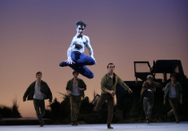 Последней балетной премьерой завершающегося 235 сезона Большого театра стал спектакль «Чайка», поставленный по знаменитой пьесе...