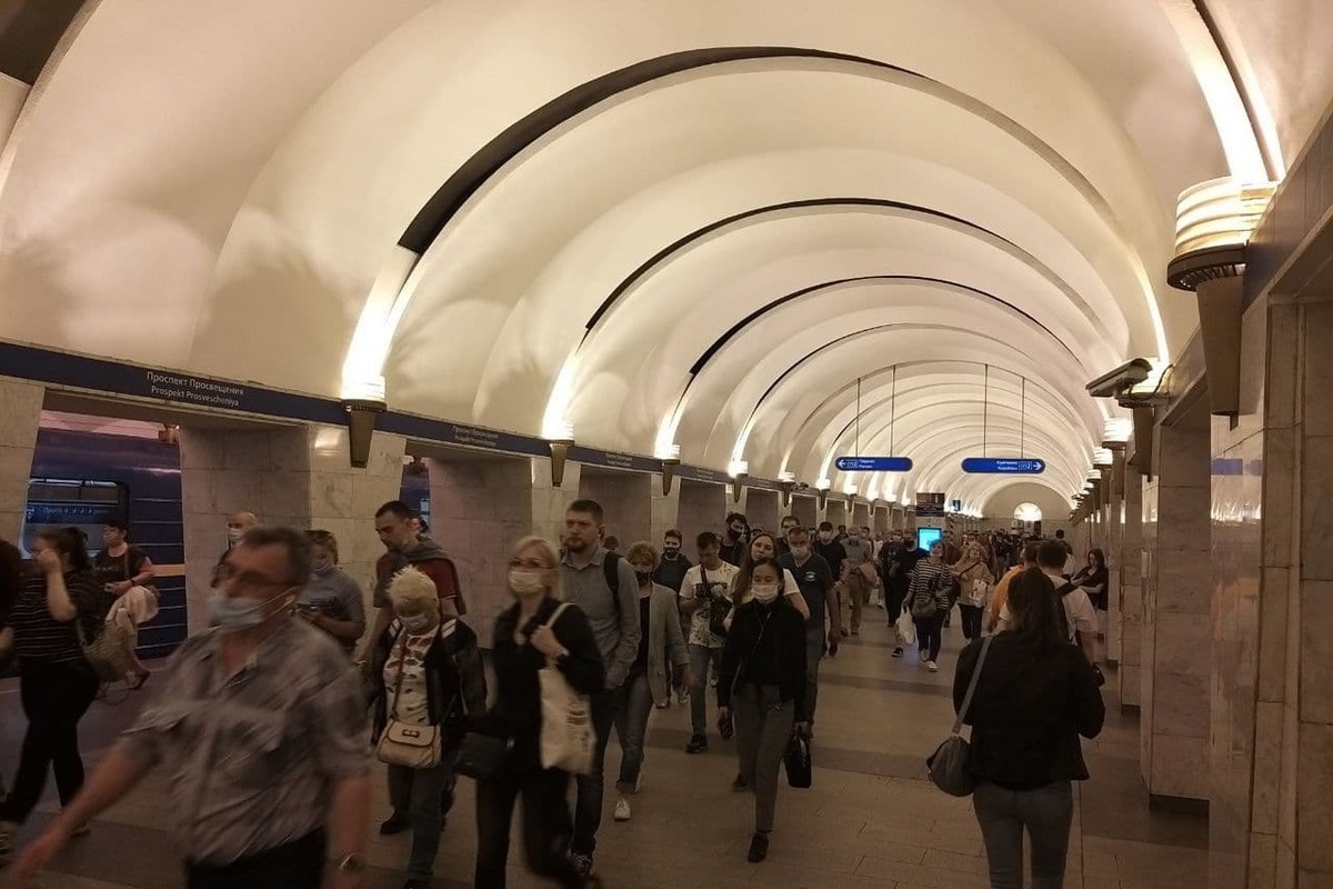 Петроградская станция метро фото