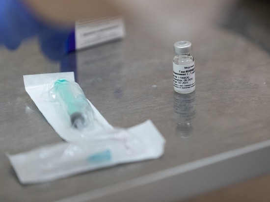 Свыше 90 тысяч псковичей сделали первую COVID-прививку