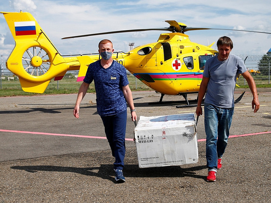 В пострадавший от подтоплений Сочи на вертолёте доставили партию вакцины от COVID-19