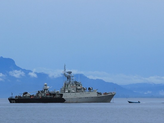 Испанский военный корабль зашел в Черное море
