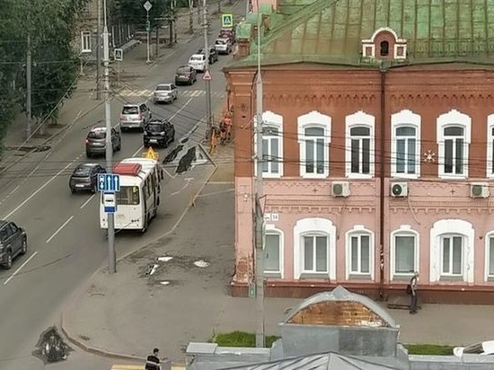 В Томске на месяц закроют автобусную остановку "Краеведческий музей"