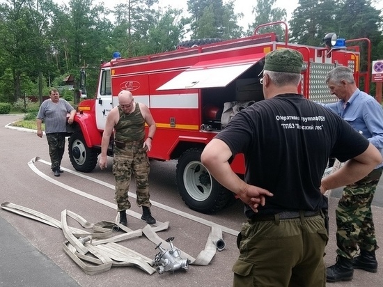 В «Брянском лесу» прошла тренировка пожарных